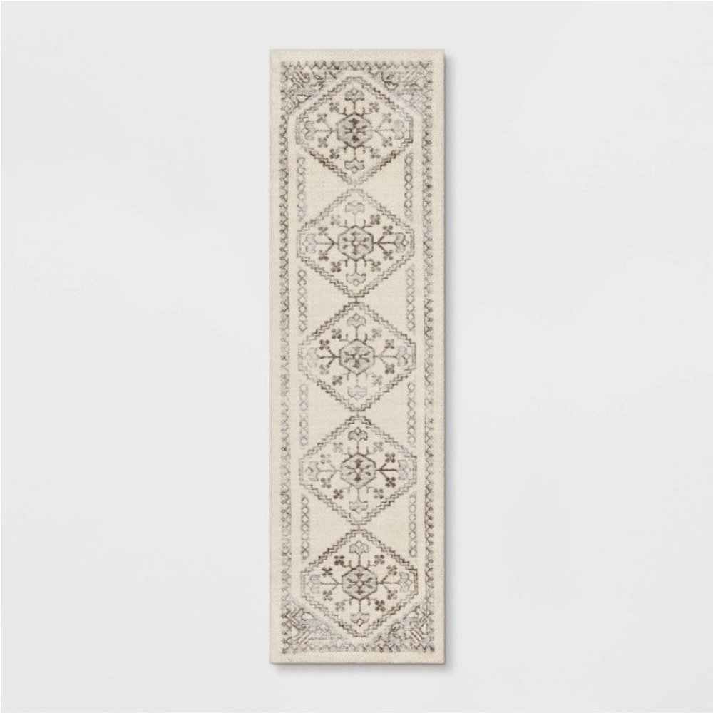THRESHOLD NWT washable runner Kensington Persian style cream rug -2x7